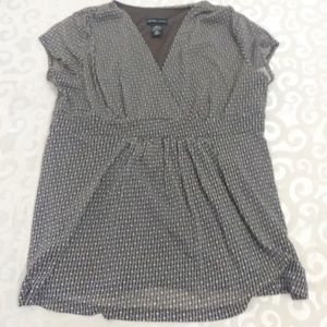 New York & Co crown with white dots top